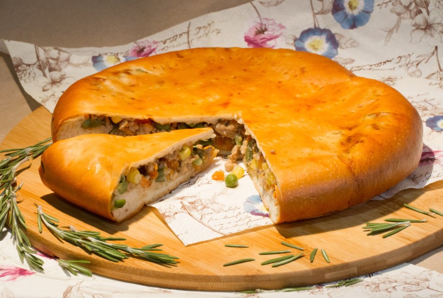 Пирог с мясной начинкой