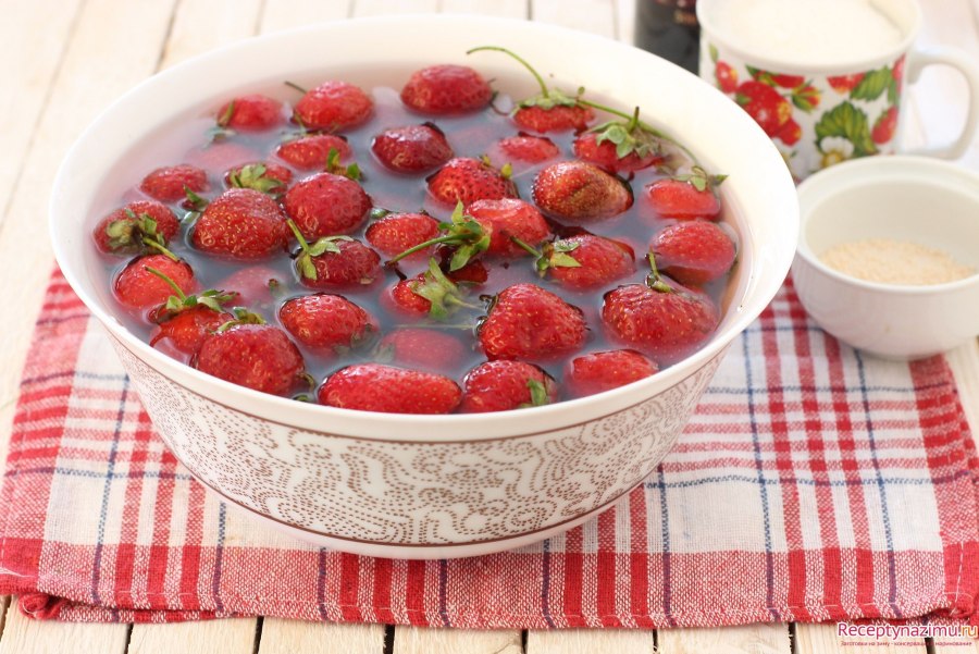 Клубничное варенье без варки