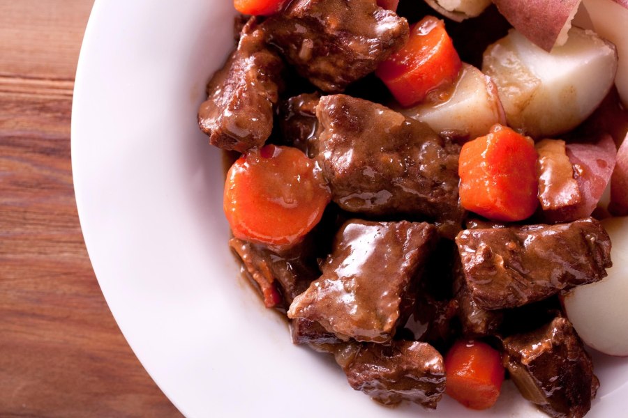 Мясо тушеное в соусе