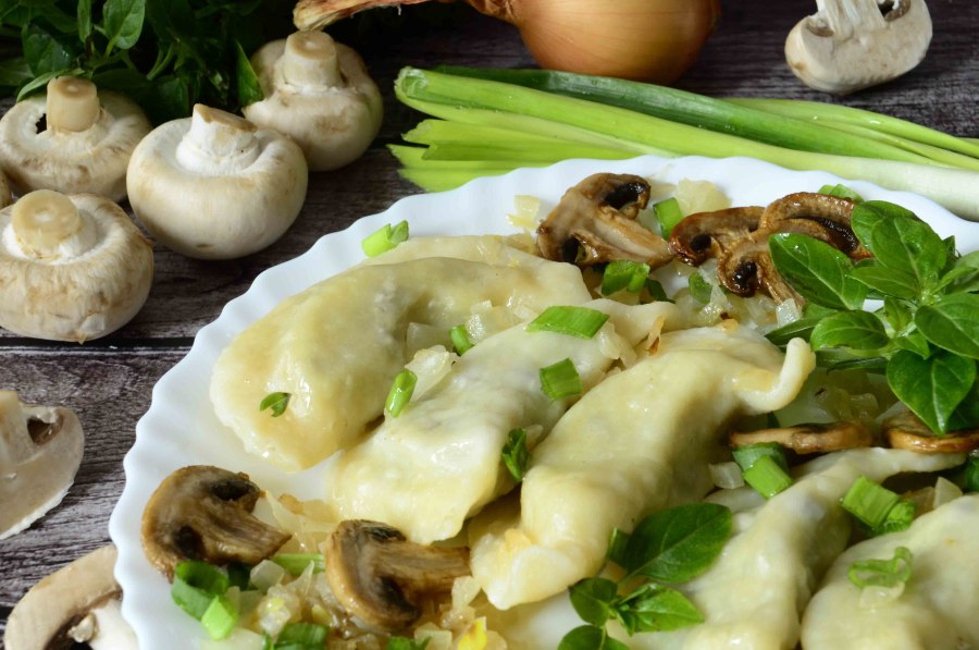 Пельмени с грибами
