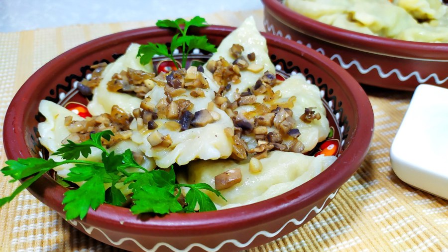 Вареники с грибами