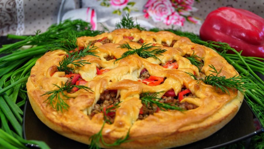 Мясной пирог на сковороде