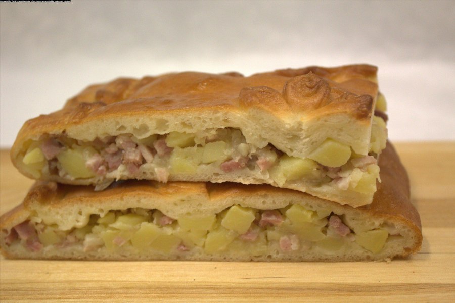 Пирог со свининой и картошкой