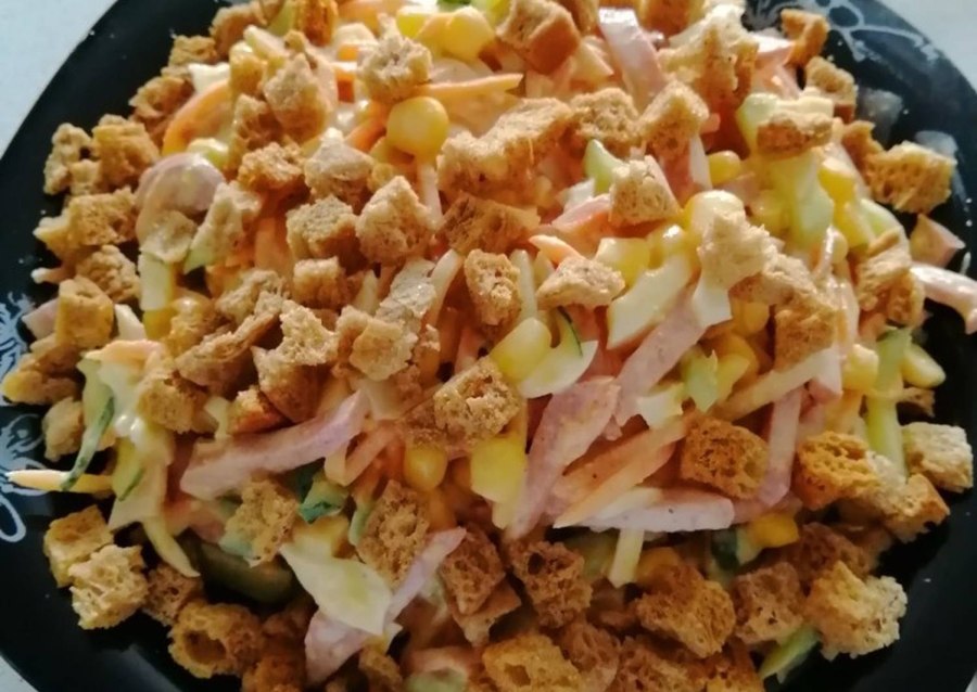 Салат Венеция с корейской морковью и курицей