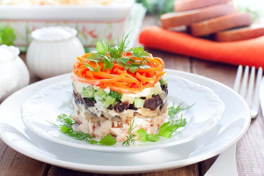 Салат Королевский с креветками и крабовыми палочками