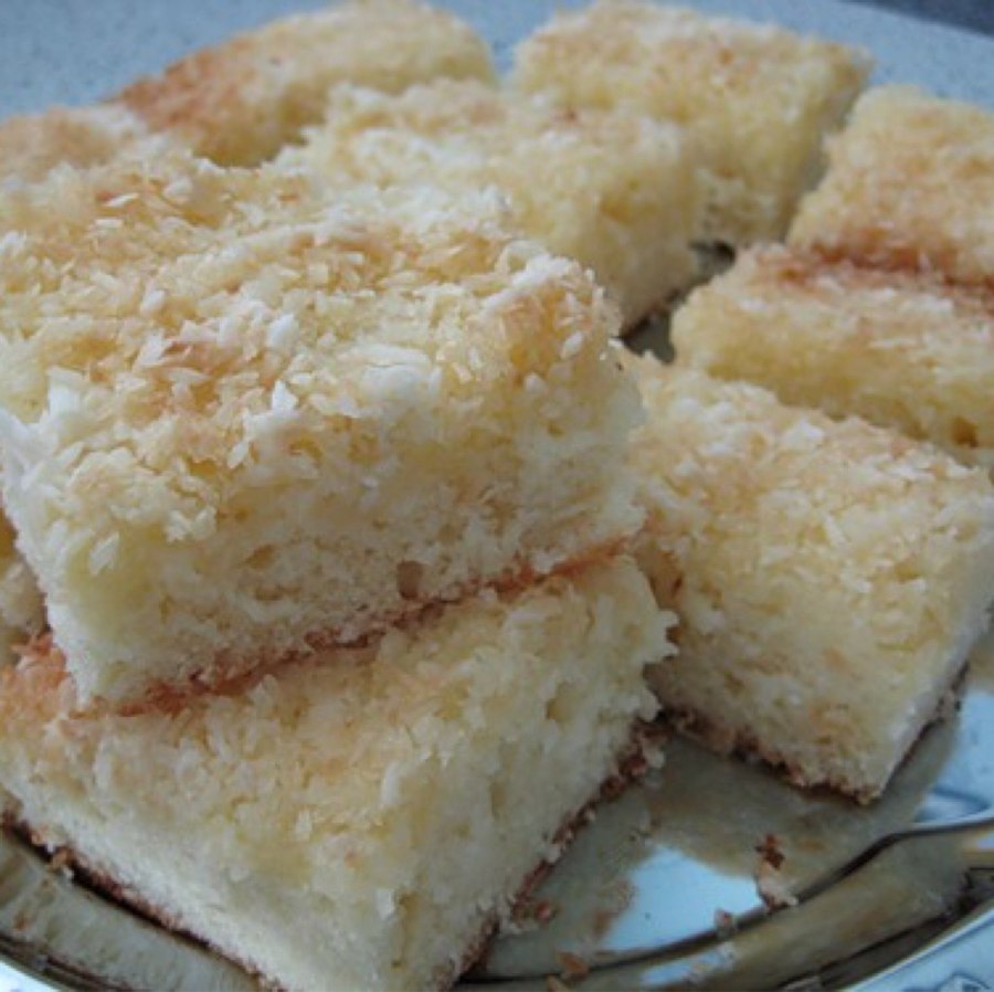 Пирожные с кокосовой стружкой