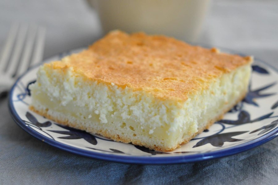 Творожный пирог с персиками