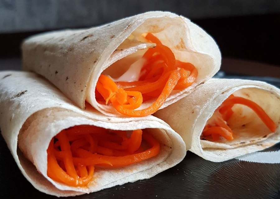 Лаваш с корейской морковкой