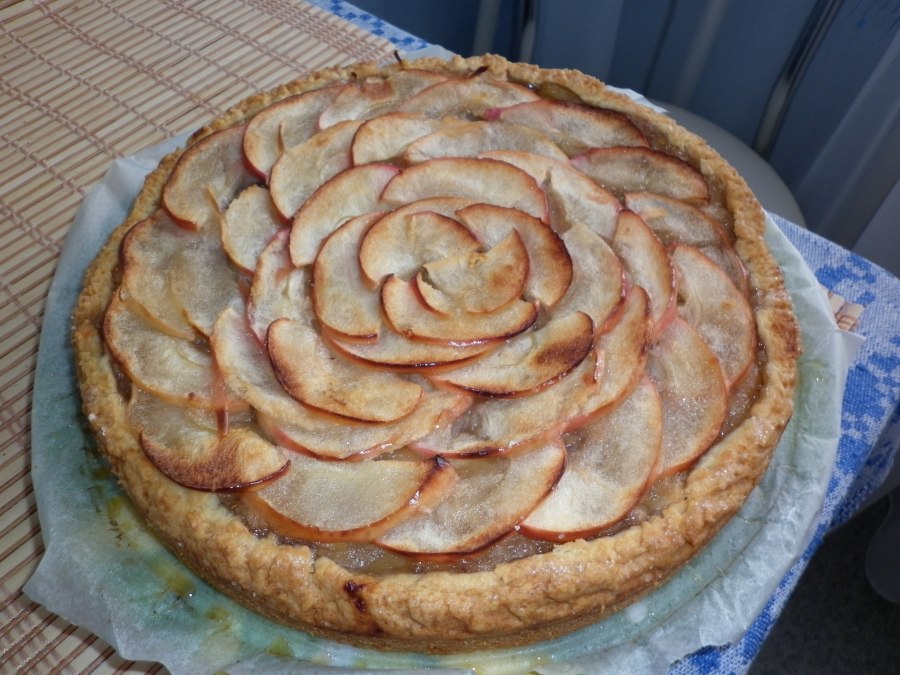 Шарлотка с яблоками