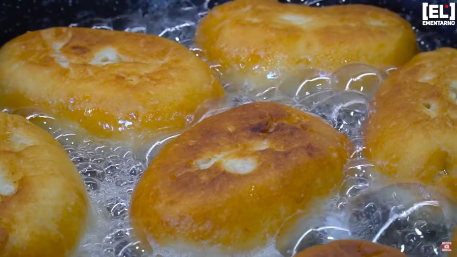 Пирожки с репчатым луком и яйцом