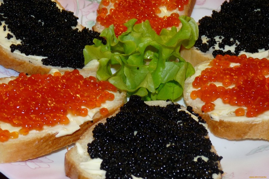 Канапе с икрой и севрюгой
