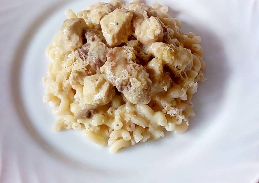 Макароны и отварная курица