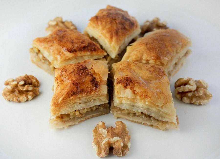 Пахлава турецкая с грецкими орехами