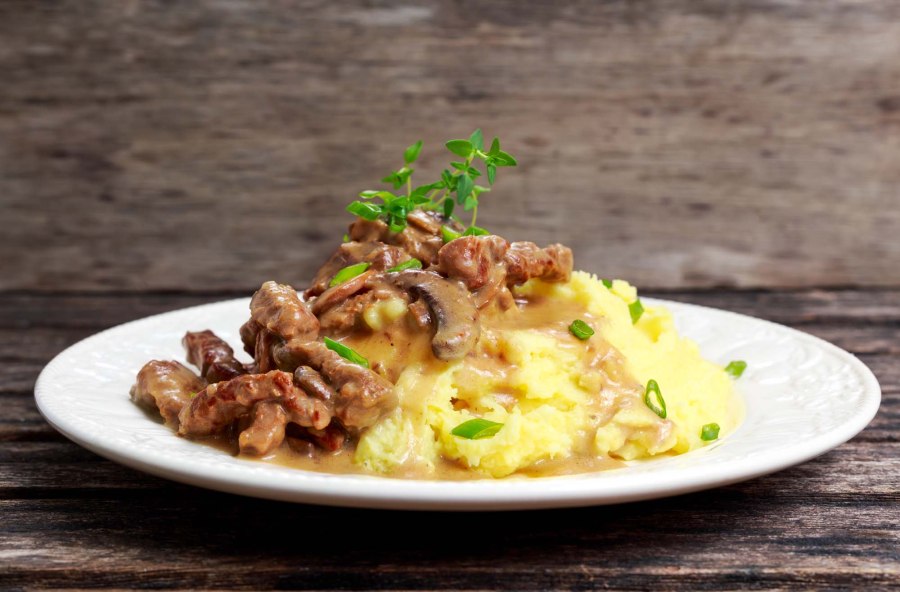 Beef Stroganoff с пюре