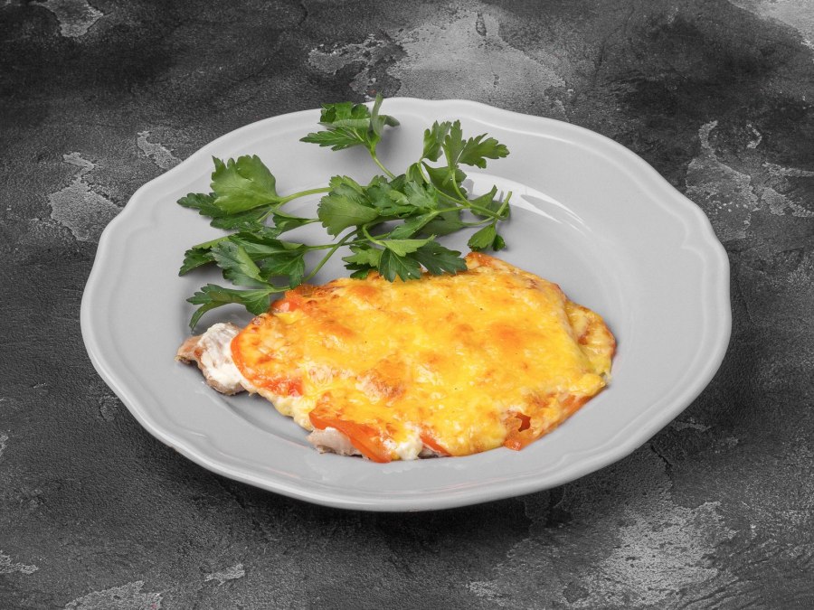 Свинина под сыром