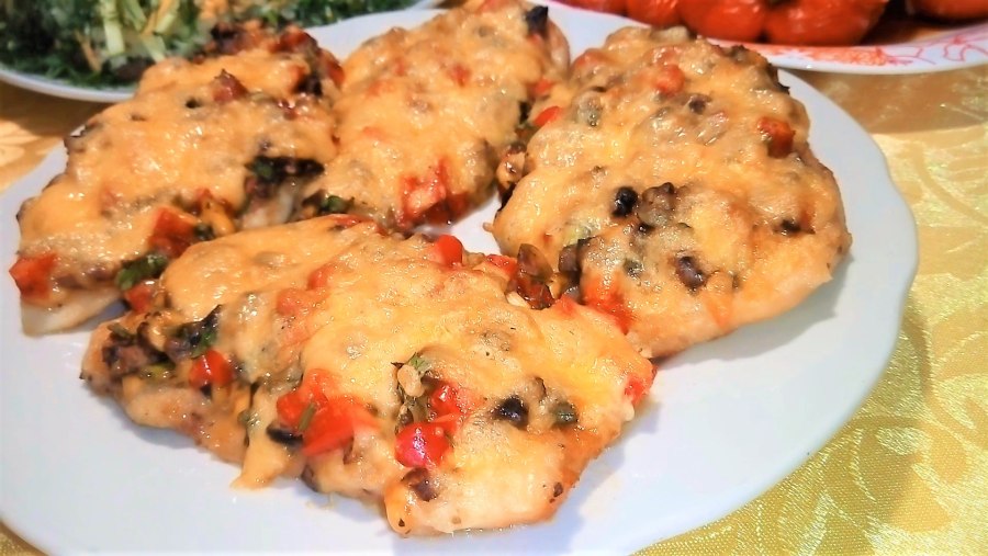 Куриные отбивные с грибами