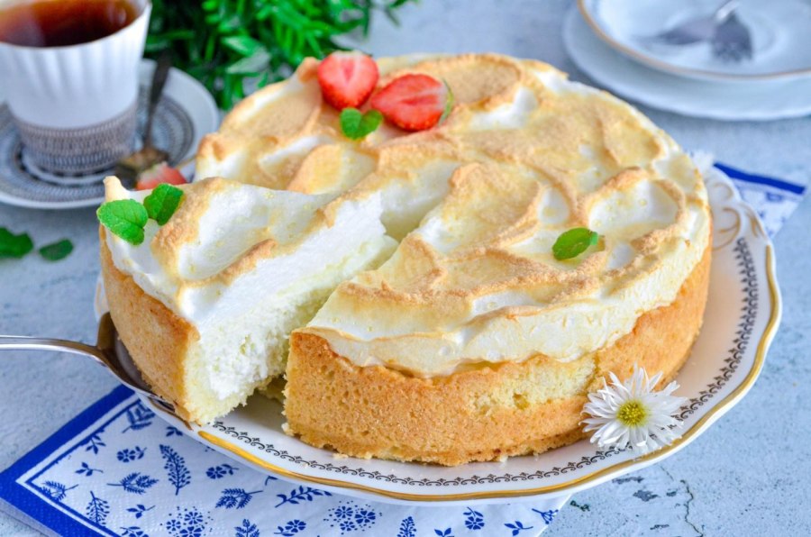 Творожный пирог с меренгой