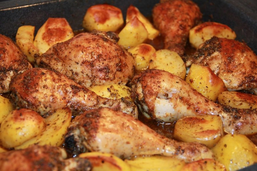 Окорочка с картошкой в духовке с хрустящей корочкой