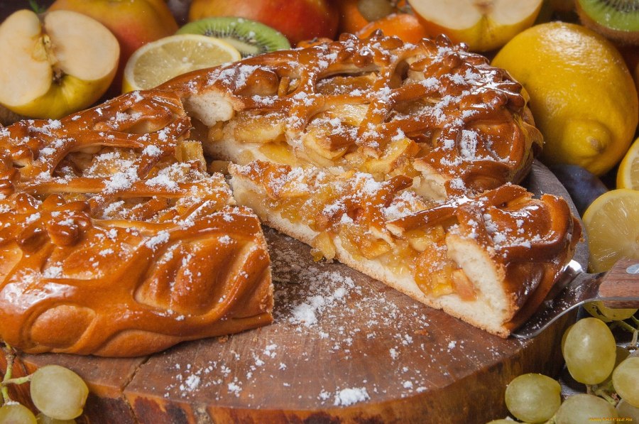 Шарлотка воздушная с яблоками в духовке