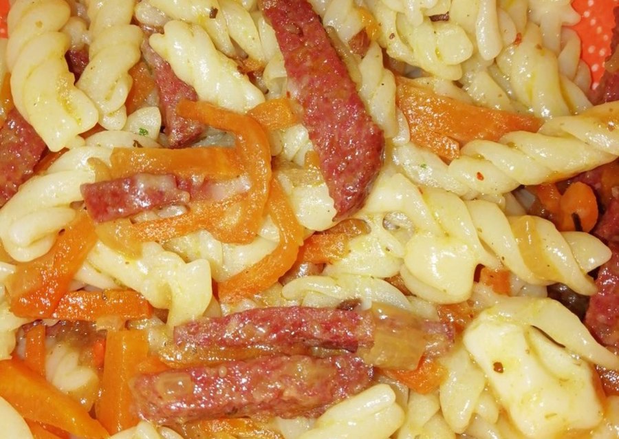 Спагетти с колбасками