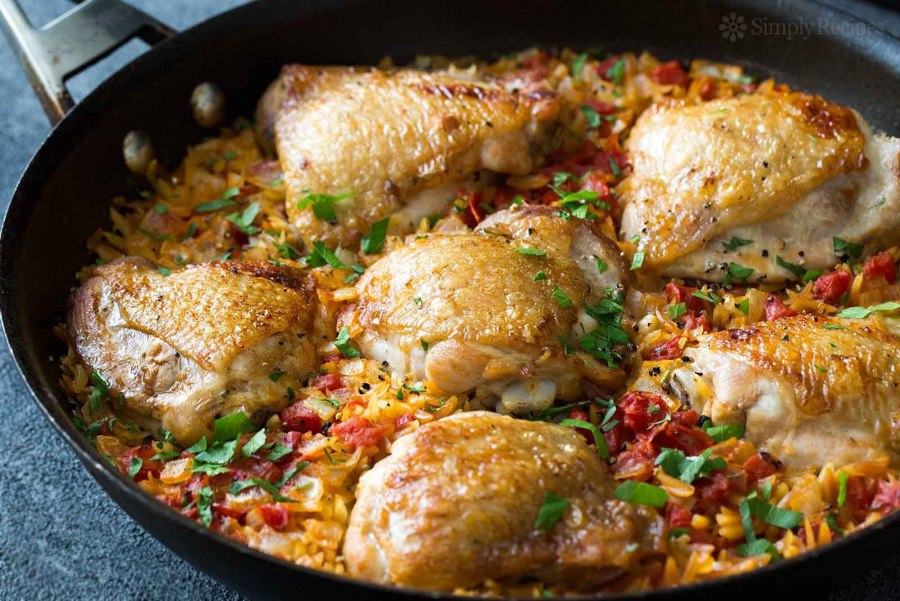 Жареная курица с макаронами