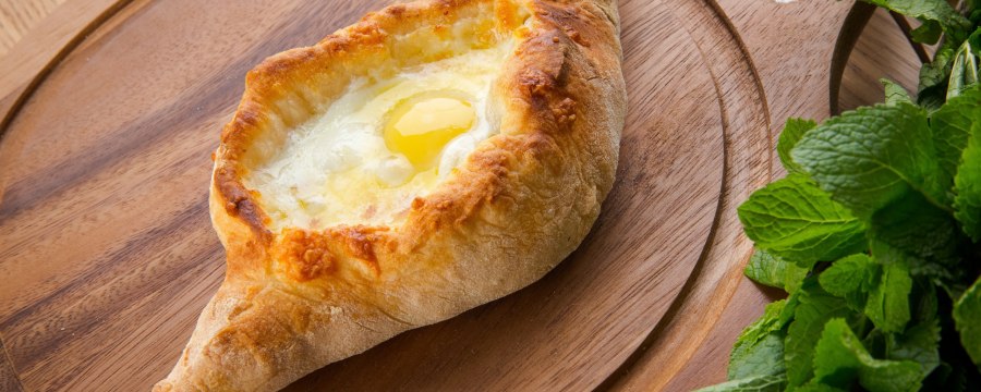 Хачапури по мегрельски на прозрачном фоне