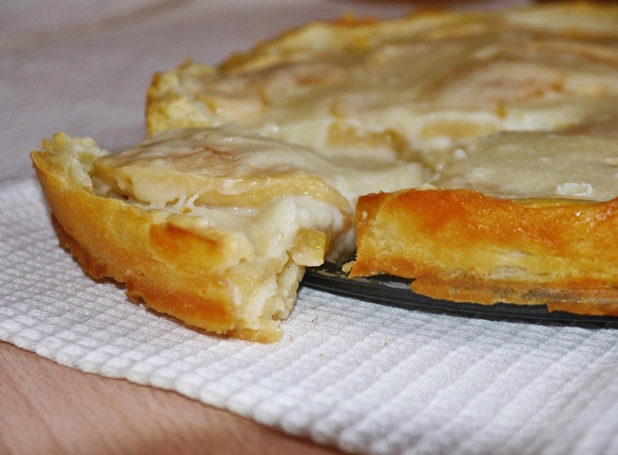Яблочный пирог с заливкой