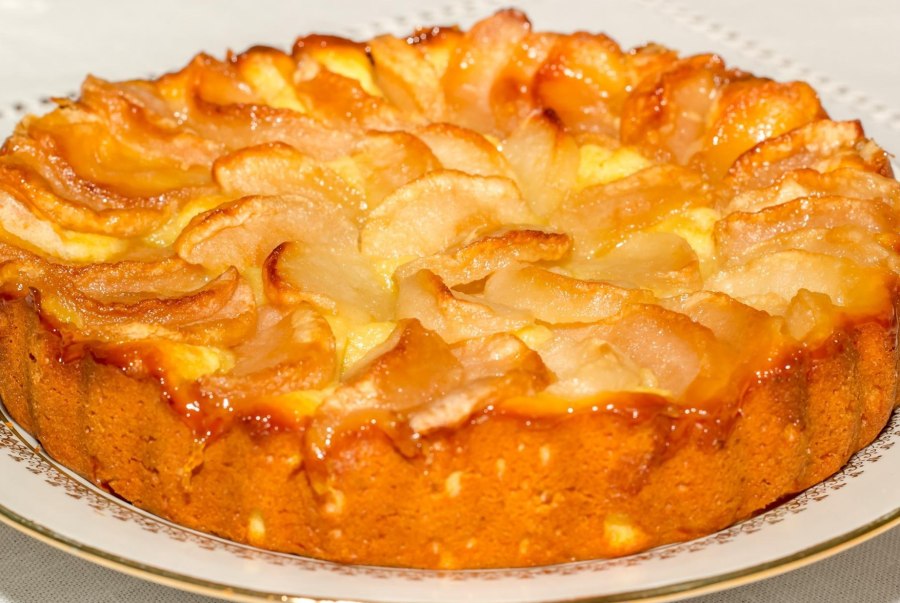 Шарлотка с яблоками Юлии Высоцкой
