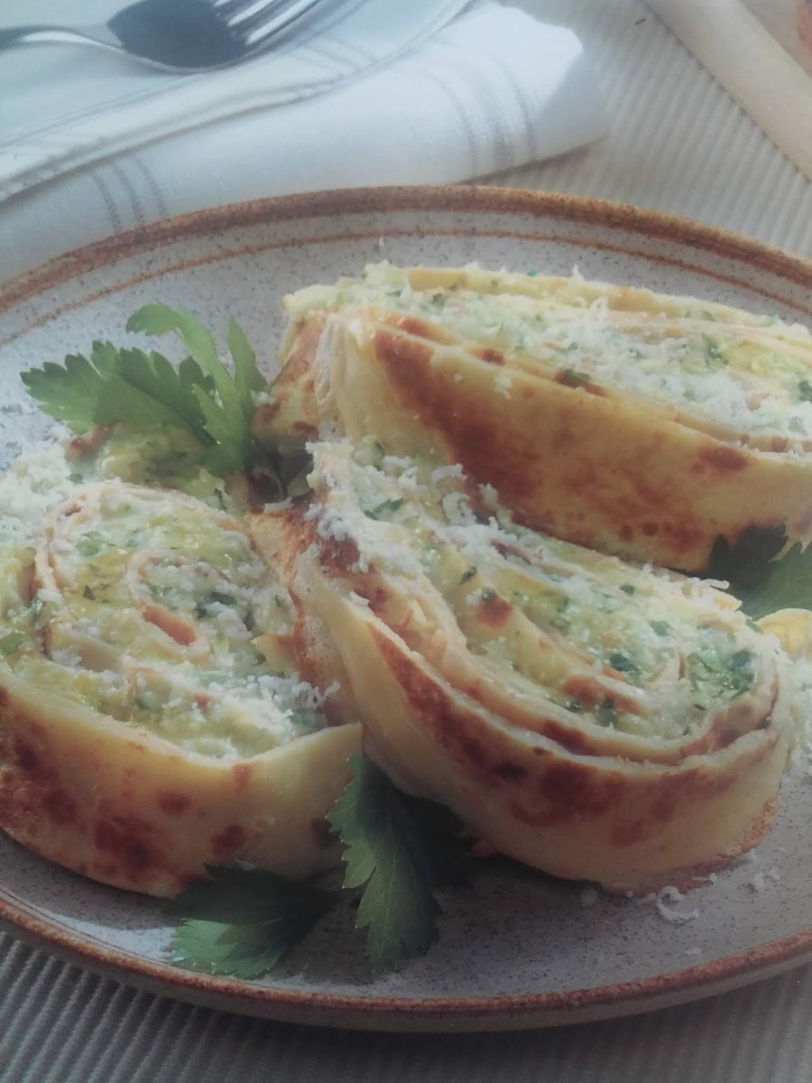Яичные блинчики с сыром
