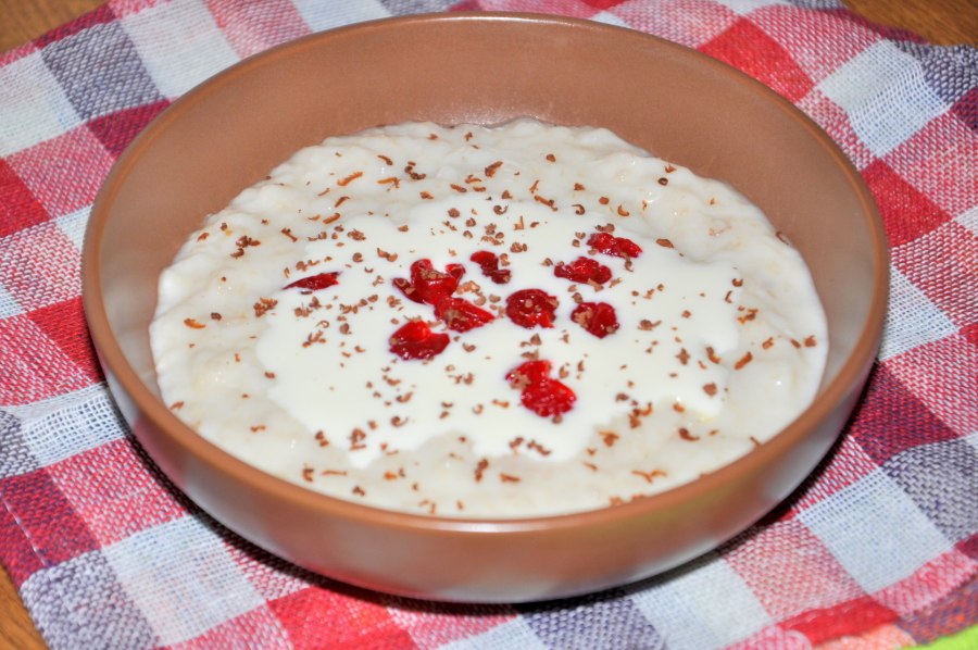 Каша с овсяными хлопьями на молоке