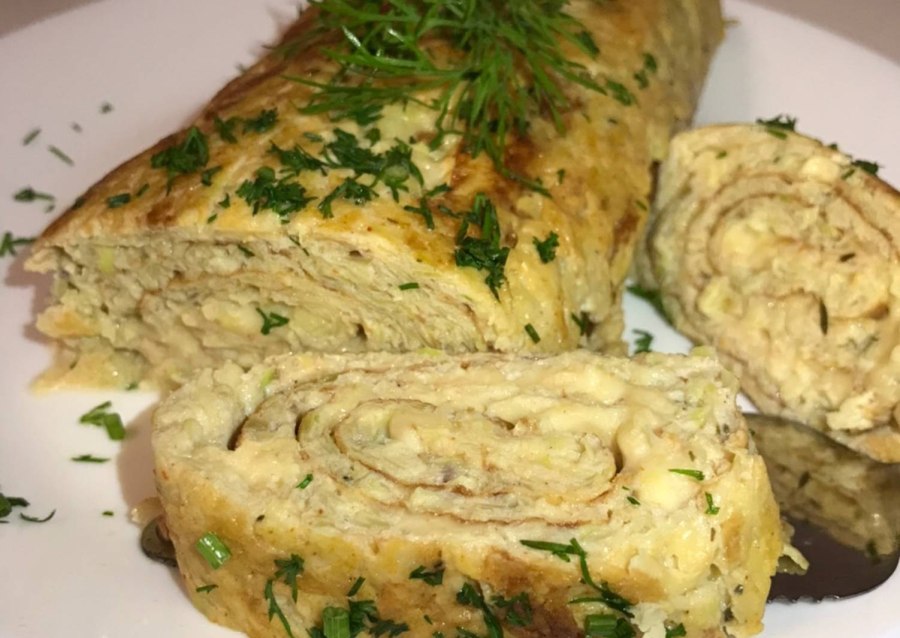 Кабачковый рулет с сыром