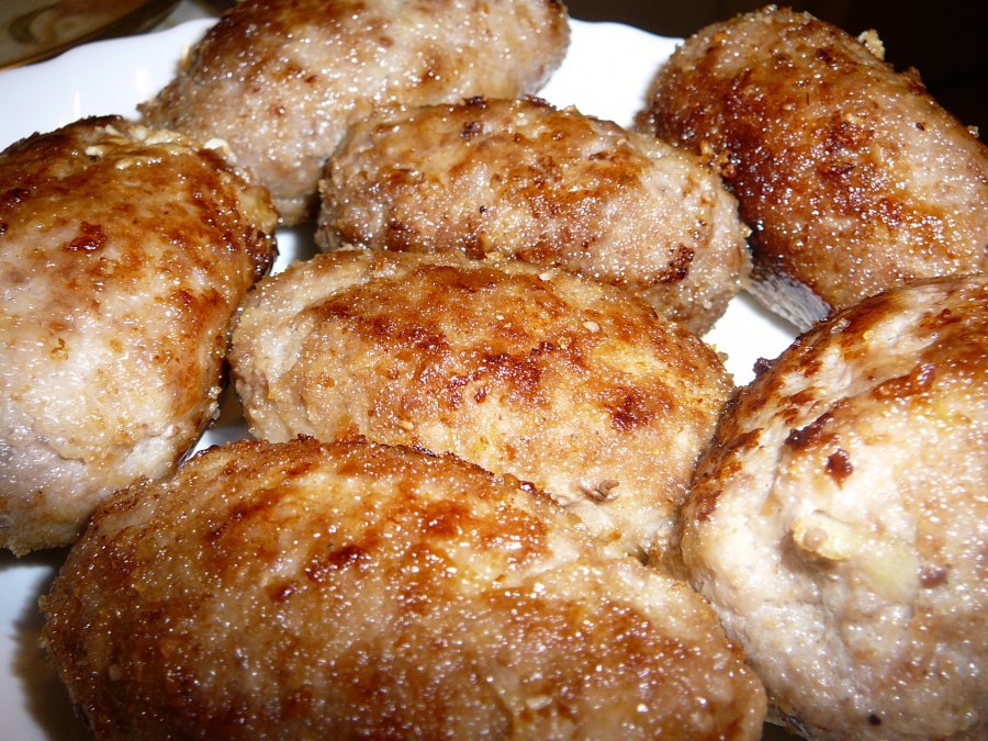 Зразы мясные с грибами в духовке