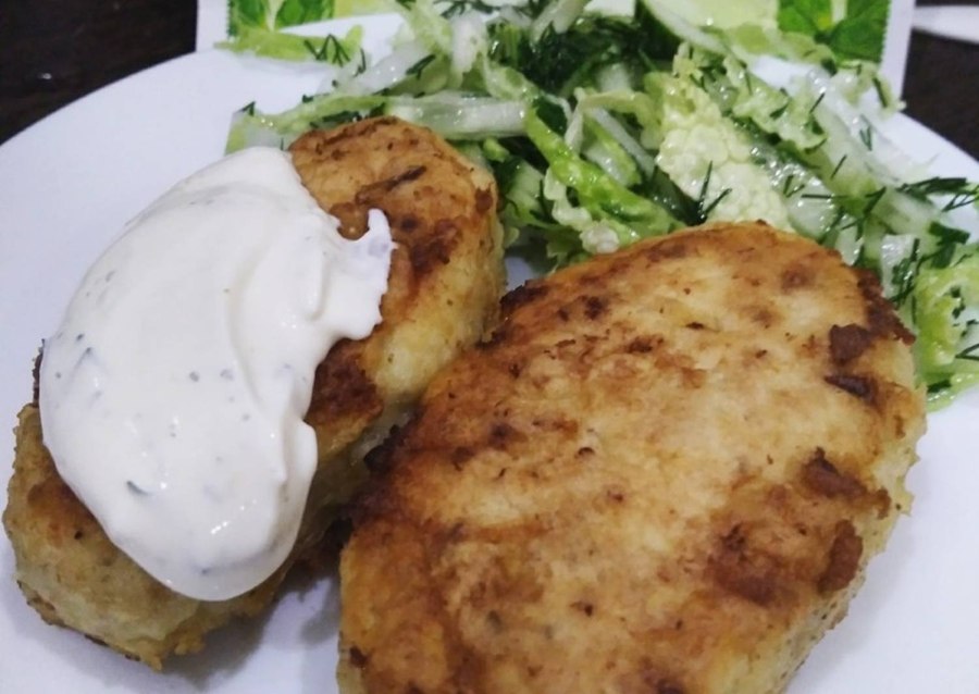 Котлеты из консервов рыбных с рисом