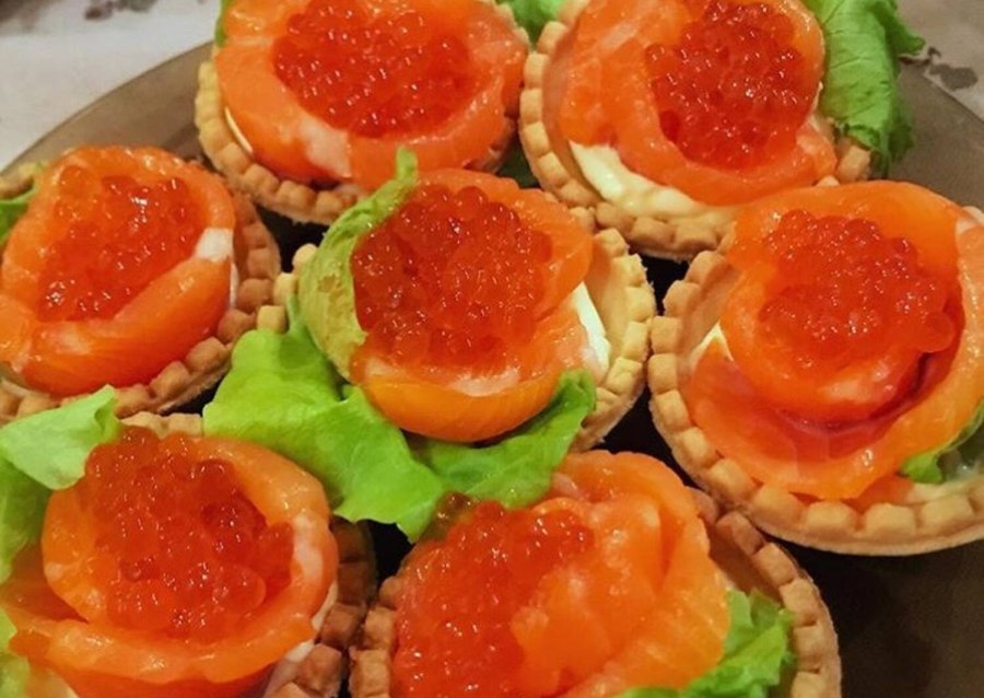 Тарталетки с икрой и маскарпоне