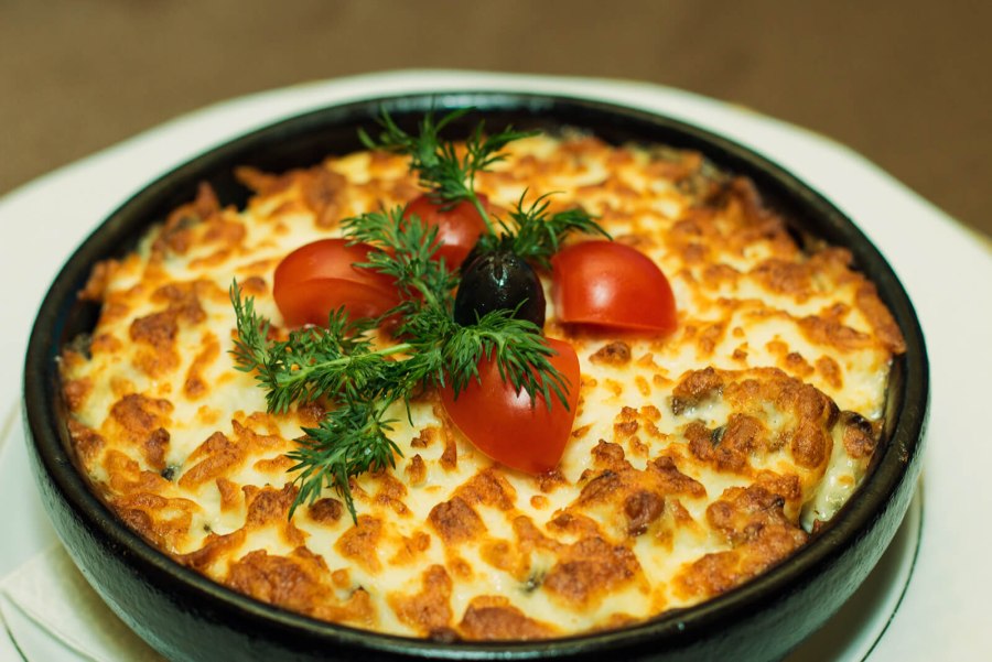 Салат по-грузински с помидорами