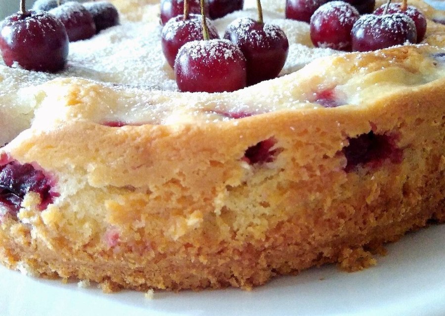 Пирог с заварным кремом и ягодами