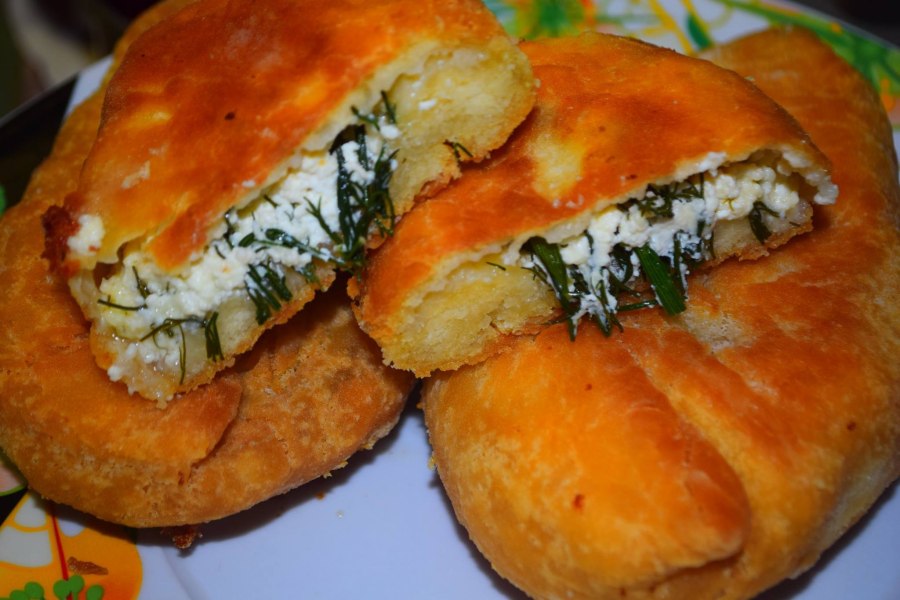 Пирожки с луком и зеленью