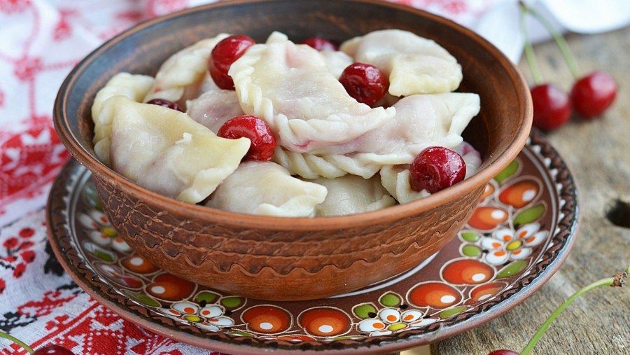 Вареники с вишней