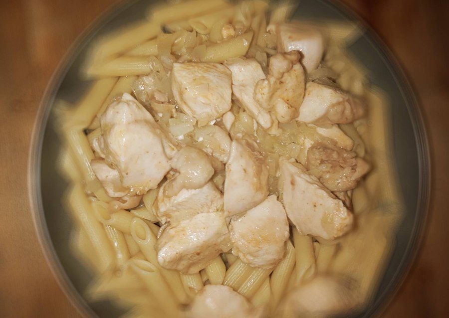 Макароны с курицей в мультиварке
