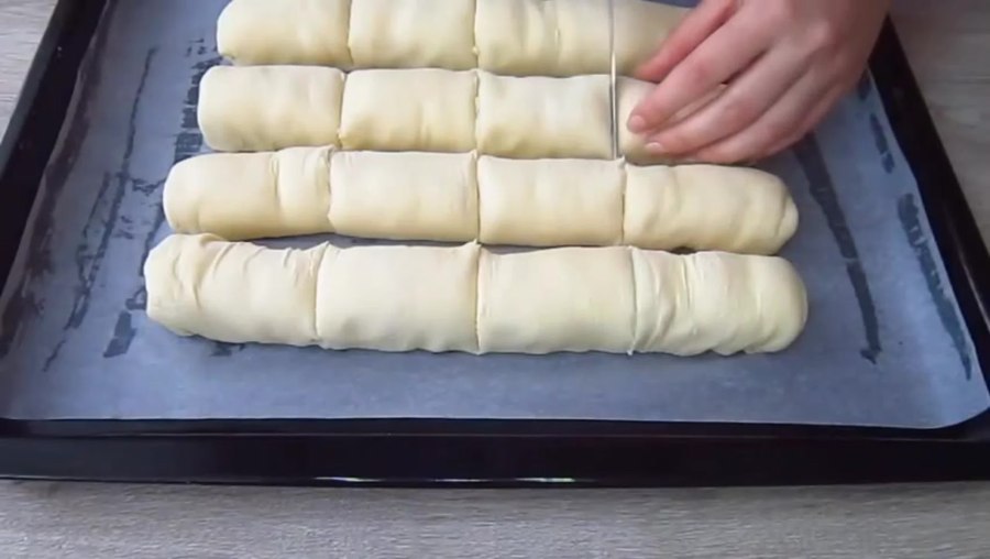 Слойки с плавленным сыром