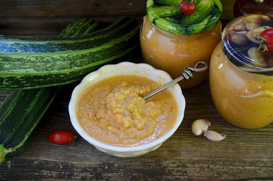 Кабачковая икра с чесноком