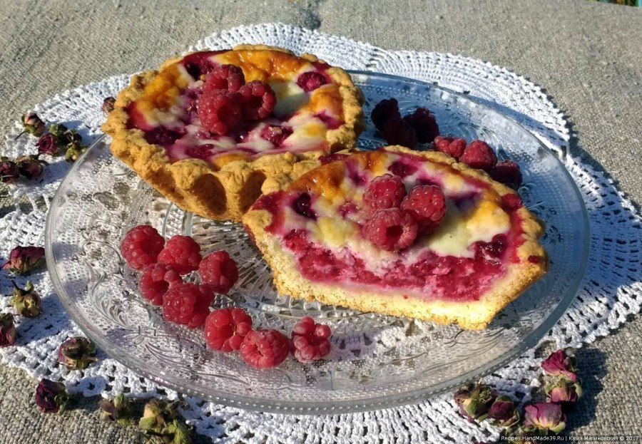 Ежевичная шарлотка