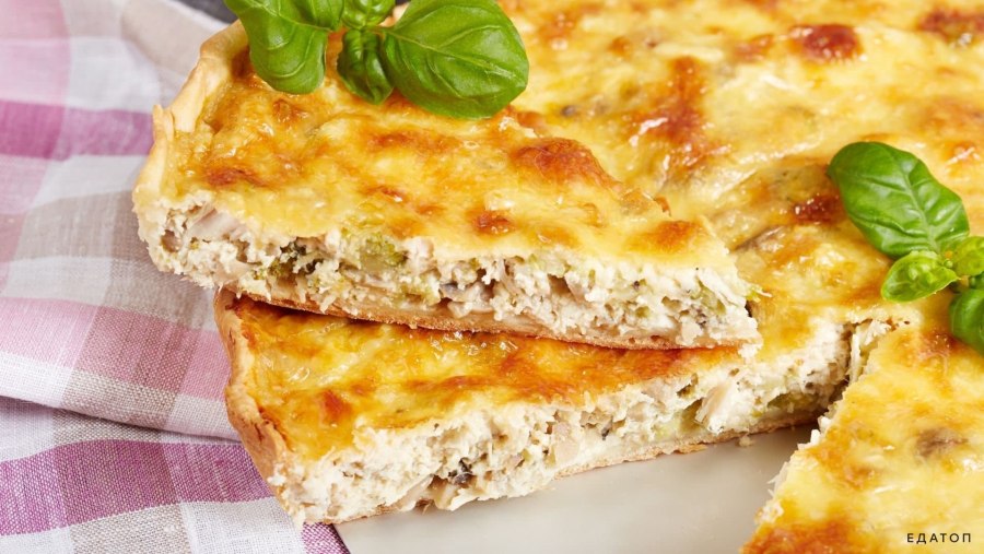Пирог с курицей и сыром