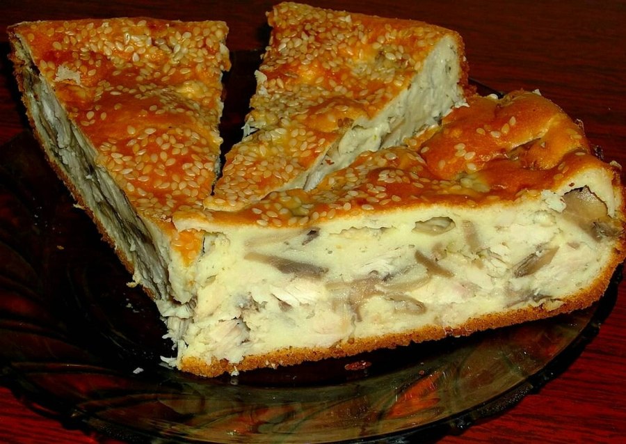 Заливной пирог с курицей и грибами