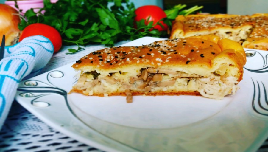 Заливной пирог с курицей и грибами