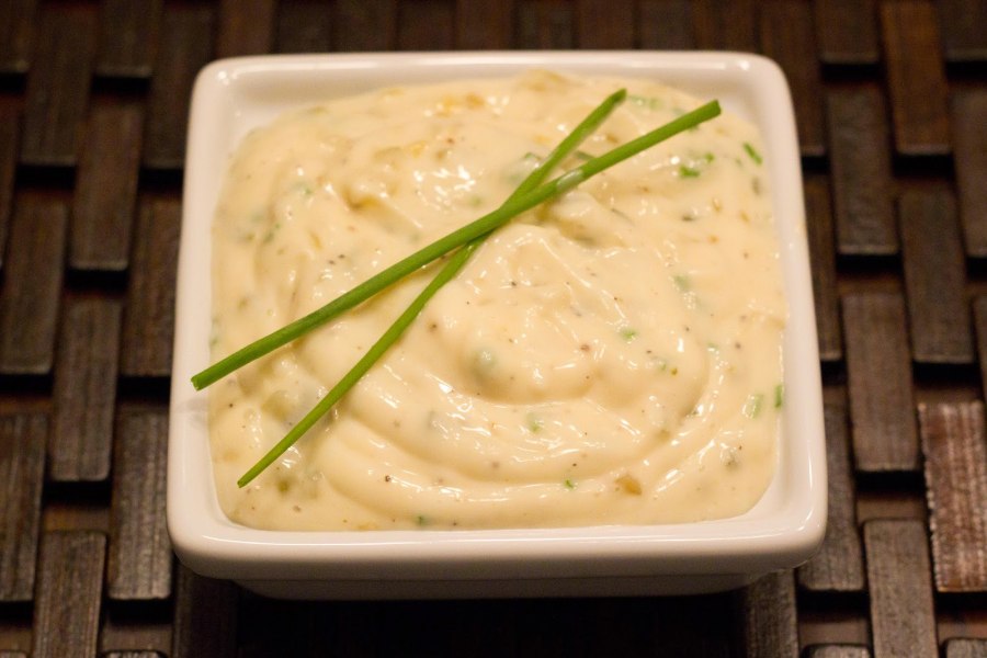 Тар тар из тунца высокая кухня