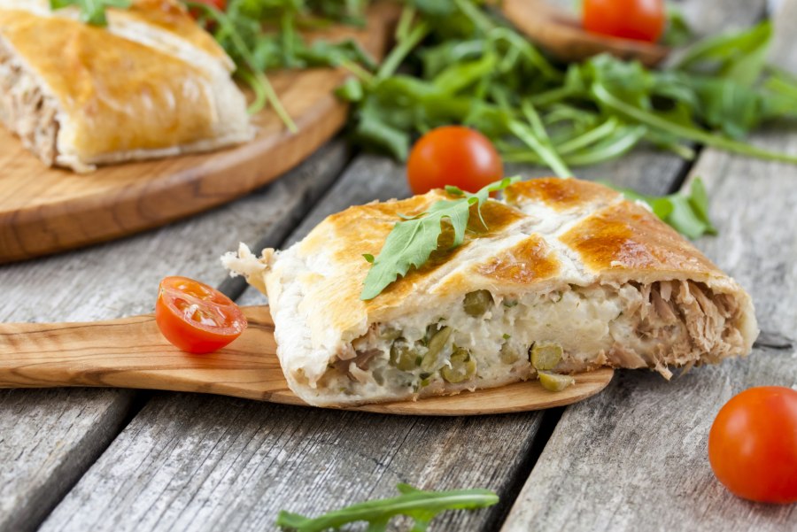 Кулебяка с тунцом