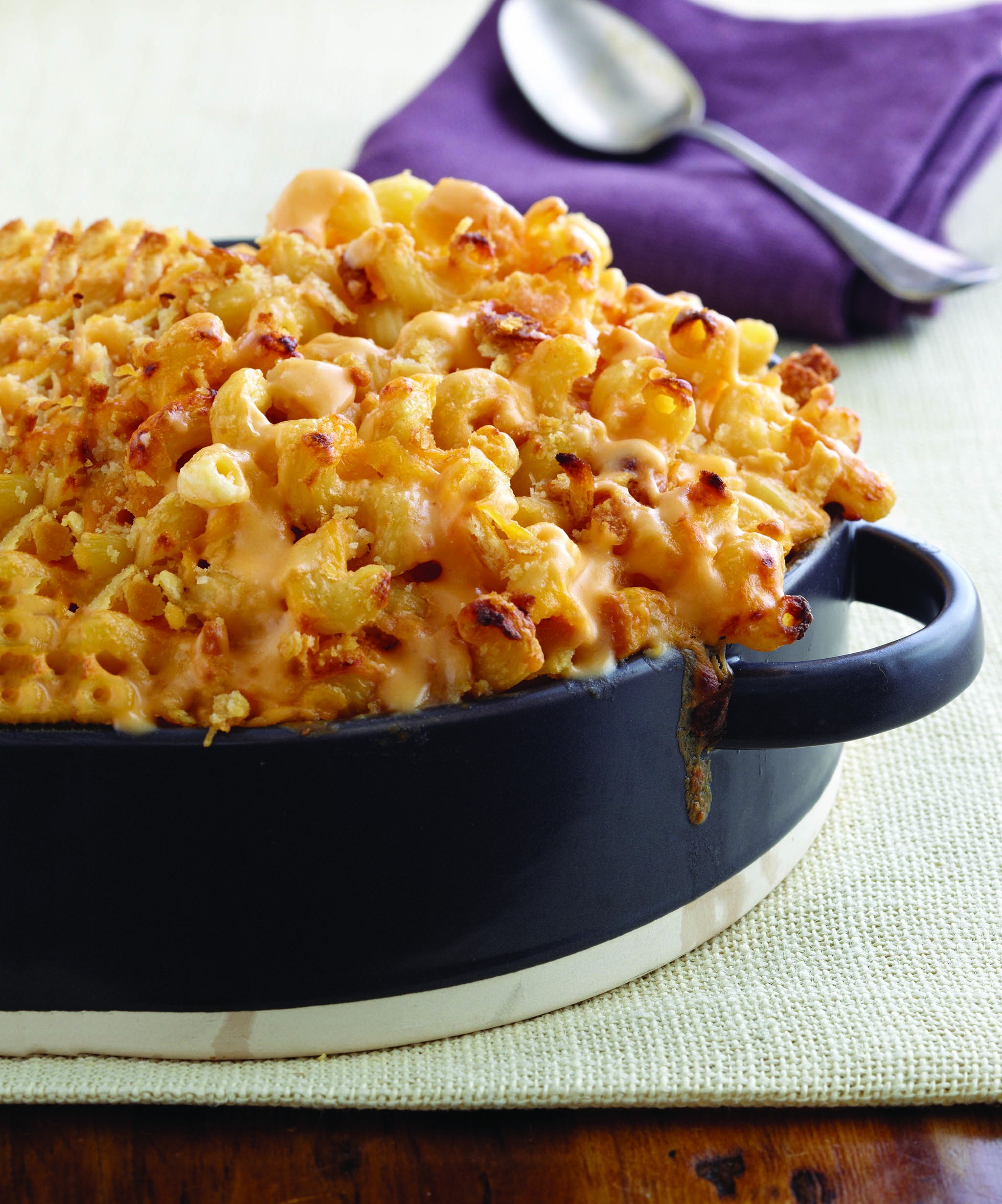 Mac cheese. Макен чиз. Мак чиз макароны. Паста Mac Cheese. Мак энд чиз американский.