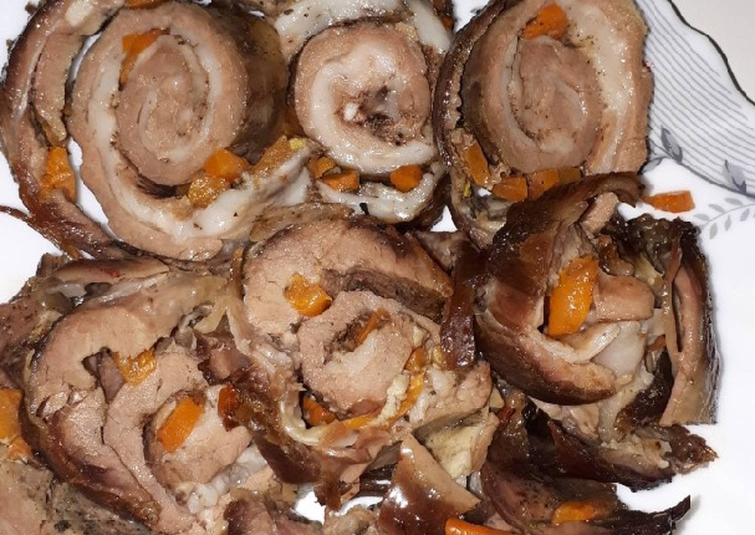 Рулет из брюшины свинины в духовке в рукаве рецепт с фото
