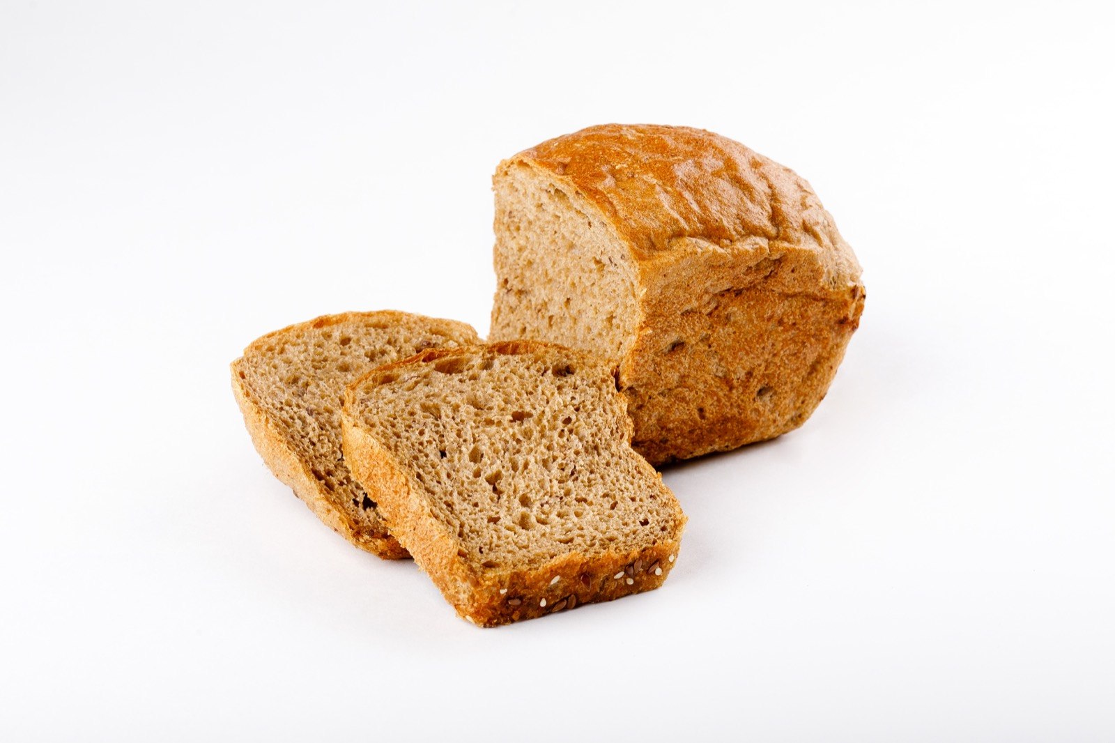 Рецепт безглютенового хлеба без дрожжей. Хлеб гречишный 300г Буше. Хлеб «гречишный» 300 г.. Гречневый хлеб. Хлеб на белом фоне.